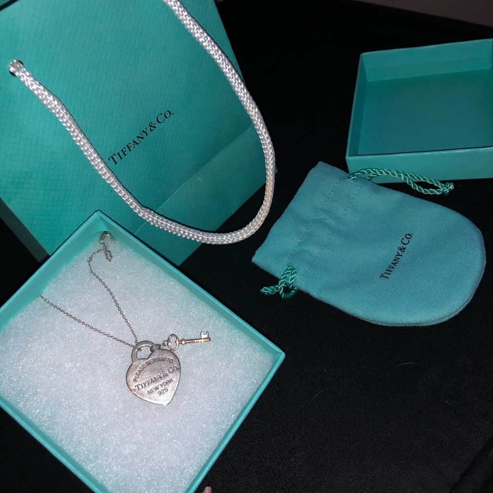 ❌SOLD❌Tiffany and Co Necklace